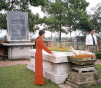 20140507132946!Nguyen Du's grave.jpg